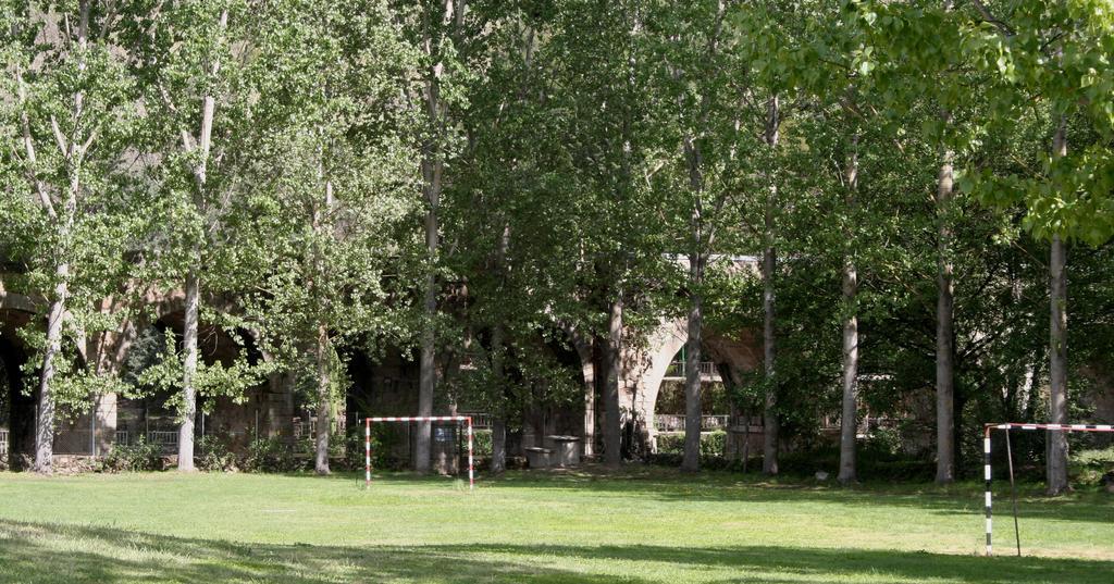 Hostel El Lago, Caceres Хараіс-де-ла-Вера Екстер'єр фото