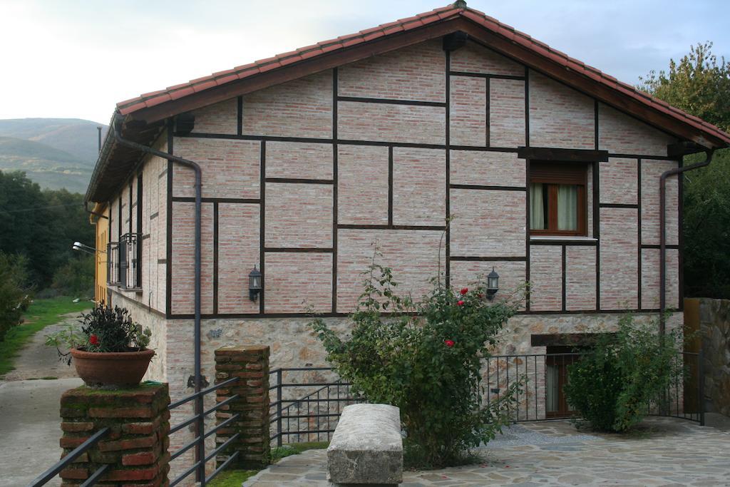 Hostel El Lago, Caceres Хараіс-де-ла-Вера Екстер'єр фото