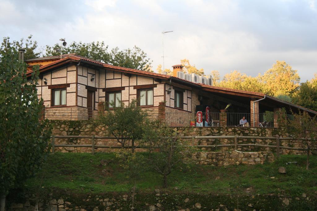 Hostel El Lago, Caceres Хараіс-де-ла-Вера Екстер'єр фото