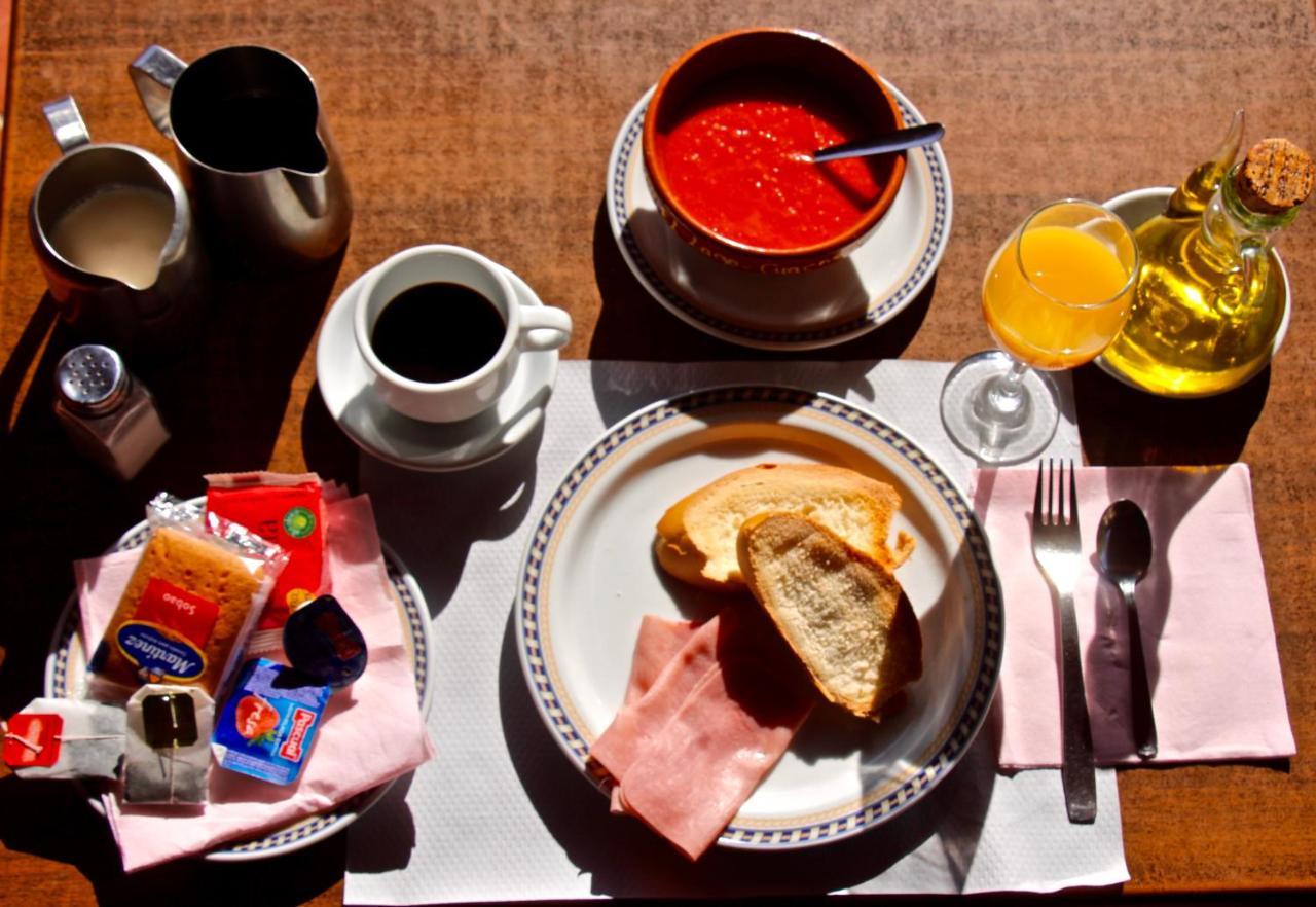 Hostel El Lago, Caceres Хараіс-де-ла-Вера Екстер'єр фото